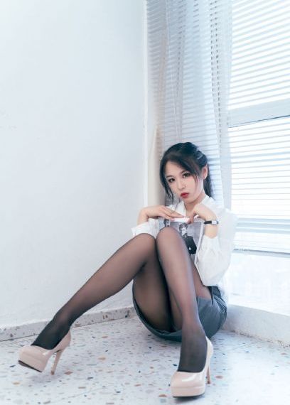 年轻女教师3在线观看_BD英语在线手机播放
