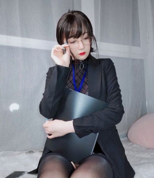 女人黄金项链_超清免费在线观看