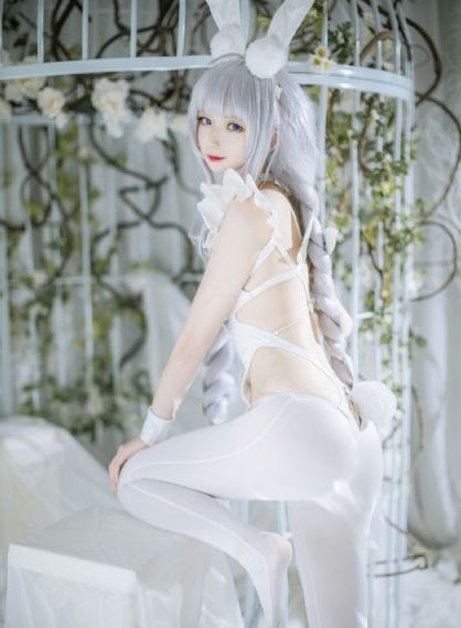 欧美大胆展阴美女图_4K电影全集观看