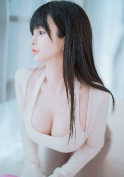 欧美超模内衣美女_720免费观看