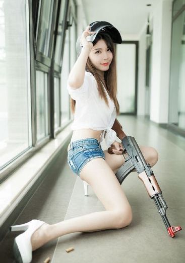 欧美大白肥臀_超清免费观看视频
