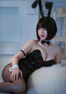 欧美风格成人礼服_BD英语手机在线看