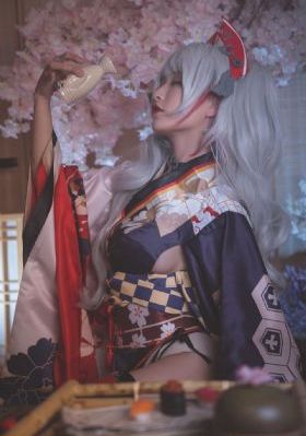 欧美大牌短袖女_迅雷1080